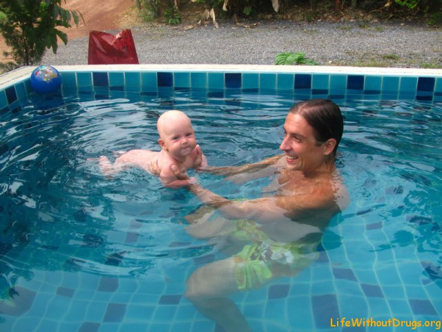 Плавание для грудничков - это весело :)